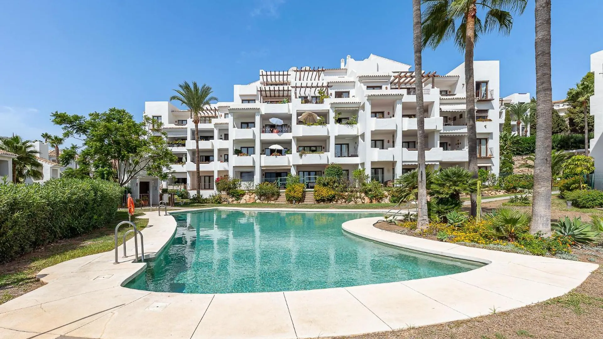 Beautiful Two-Bed Apartment Mijas Golf Humera
