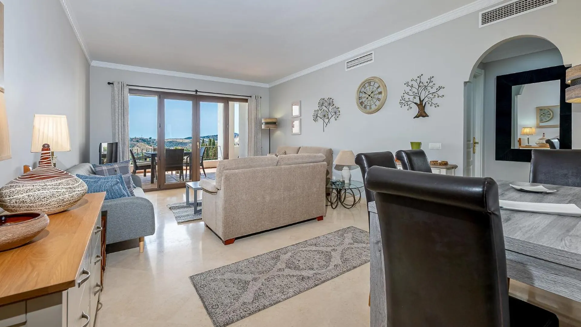 Beautiful Two-Bed Apartment Mijas Golf Humera