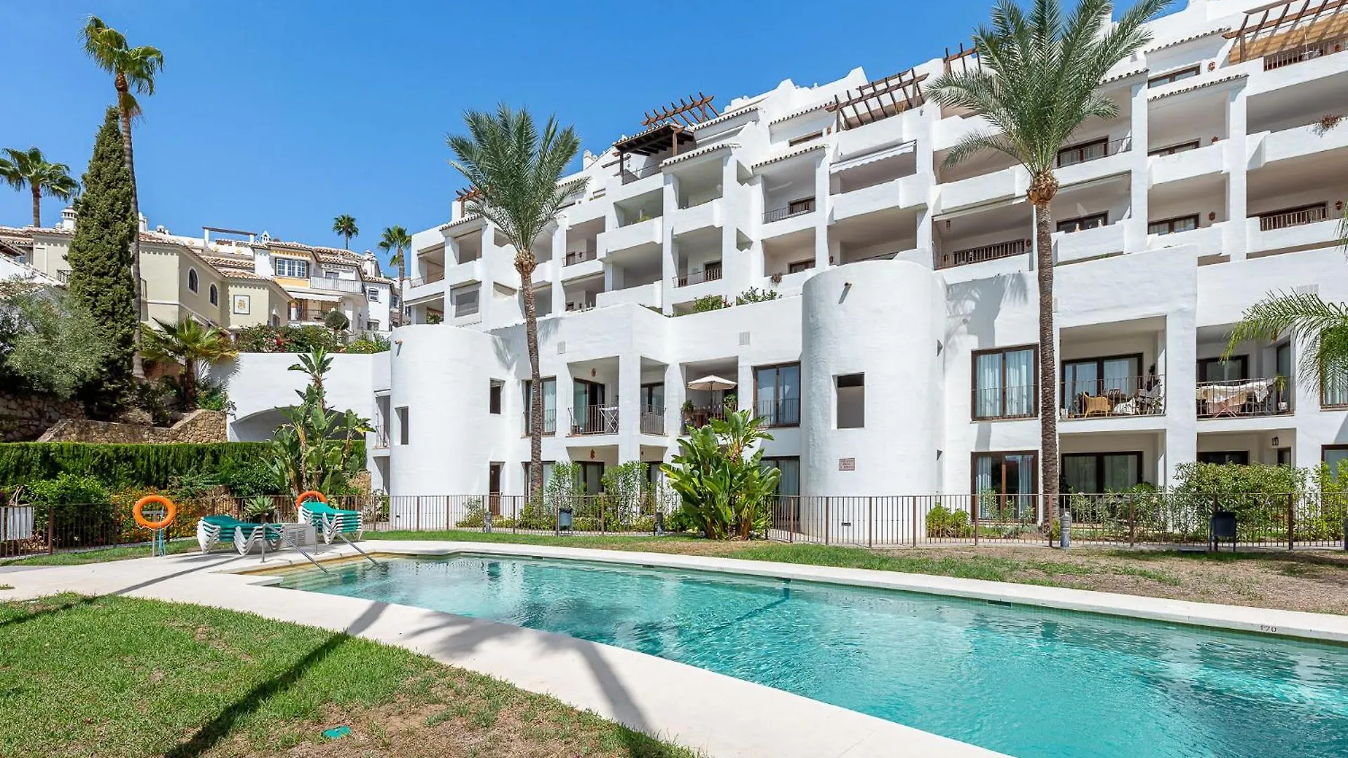 Beautiful Two-Bed Apartment Mijas Golf Humera