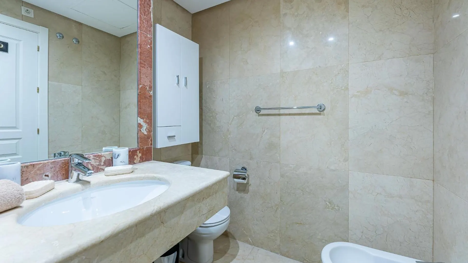 Beautiful Two-Bed Apartment Mijas Golf Humera