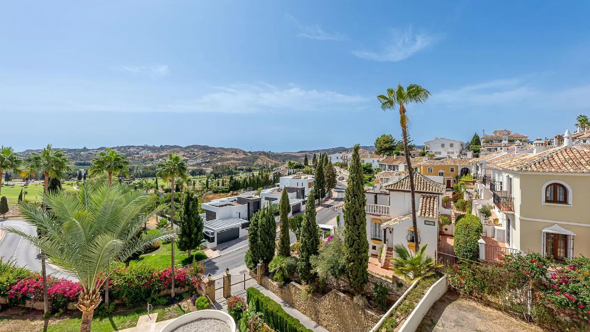 Beautiful Two-Bed Apartment Mijas Golf Humera