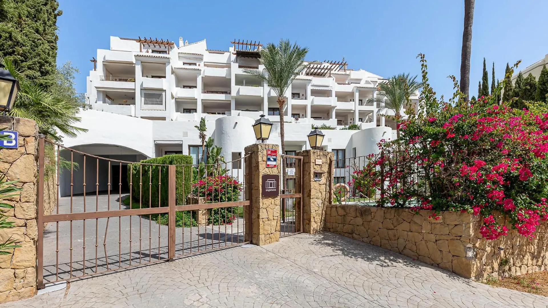 Beautiful Two-Bed Apartment Mijas Golf Humera