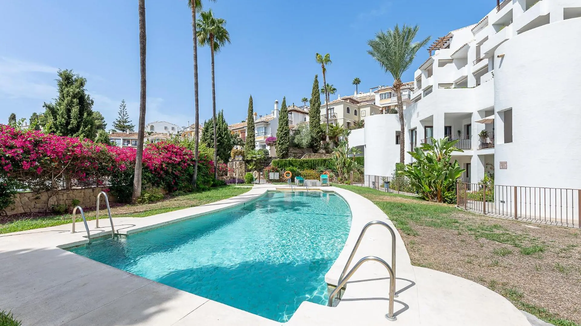 Beautiful Two-Bed Apartment Mijas Golf Humera